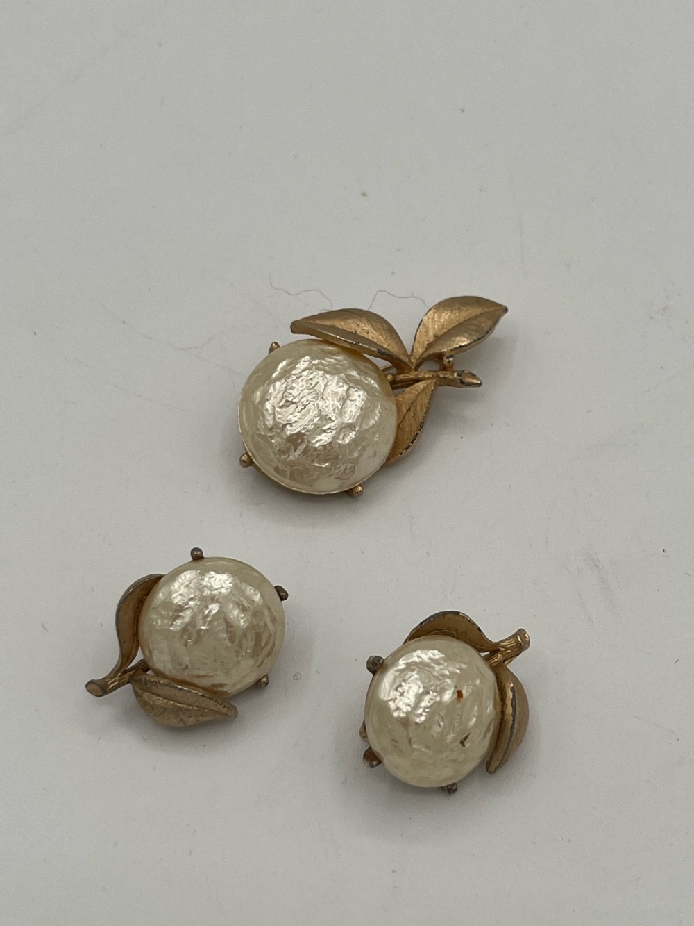 Vintage Sarah Coventry Brooch w/ Matching Clip-on Earrings Women's Gold Jewelry